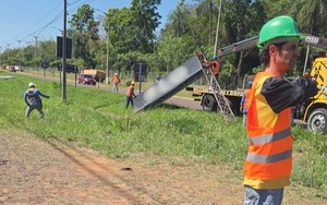 Remueven cartelerías no autorizadas de rutas del país - ADN Digital