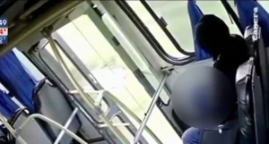 Detuvieron al depravado del bus tras escándalo por acoso en pleno colectivo