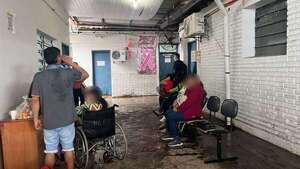 Pacientes del Hospital de Barrio Obrero denuncian goteras y otras incomodidades - Nacionales - ABC Color