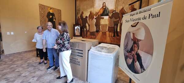 San Ignacio: paraguayos residentes en Australia realizan donativo al Hogar de Ancianos San Vicente de Paúl - Nacionales - ABC Color