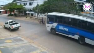 Accidente fatal en Limpio: Video revela cómo el colectivo arrolló a un motociclista