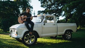 Iván Zavala lanza "Basado en Hechos Reales", su cuarto disco de estudio