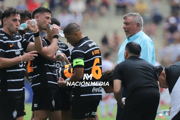 Versus / Almeida defiende a Richard Ortiz y asegura que está "vigente" para el clásico