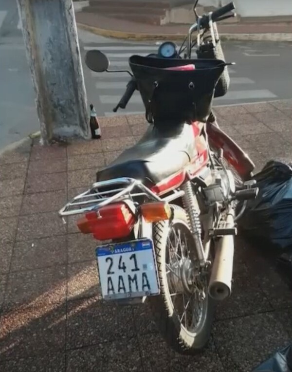 Popular / Con potente oración hizo que el ladrón le devuelva su moto frente a su casa
