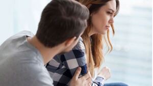 “Mi novio quiere que denuncie a mi ‘mejor amigo’ por acoso”