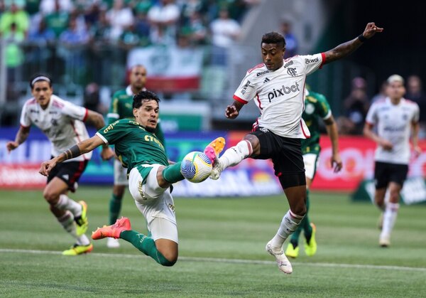 Versus / Palmeiras y Flamengo se juegan el mando del Brasileirão en medio de guerra por la TV