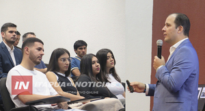 CARLOS PEREIRA EXPUSO EN LA UNAE SOBRE LA INTERVENCIÓN DE MUNICIPALIDADES