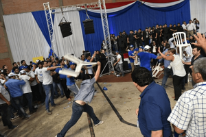 ¿La fiesta azul se tiñe de negro? - Noticiero Paraguay