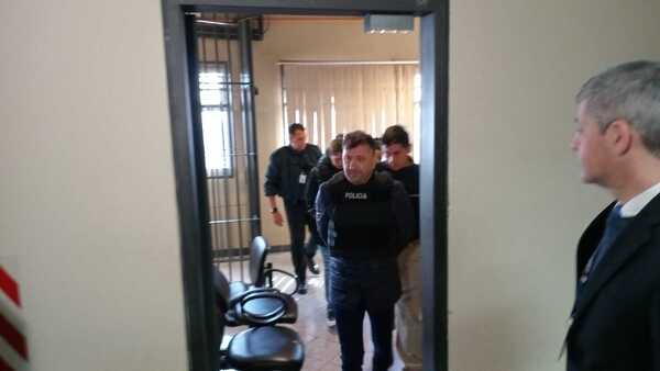 Tribunal ratifica que ex senador argentino Edgardo Kueider y su secretaria deben ir a juicio oral