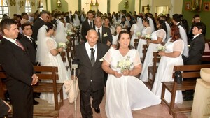 Entre la lluvia y el viento, 31 parejas dijeron “¡sí, acepto!”