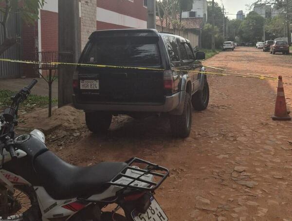 Policía recupera vehículo robado y aprehende a un hombre tras persecución - Policiales - ABC Color