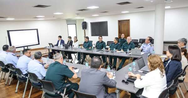 La Nación / Reforma de la Caja Fiscal: el MEF evalúa propuestas del sector militar