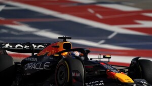 Verstappen vuelve a superar a los McLaren y sigue animando el Mundial