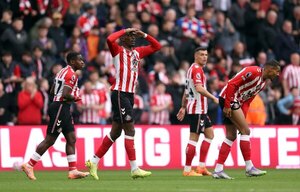 Versus / Omar Alderete completa el partido y Sunderland derrota a los Wolves
