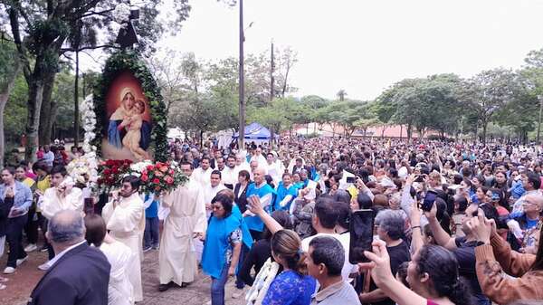 Obispo pidió ser peregrinos de la esperanza y de la misericordia en fiesta de la Virgen de Schoenstatt - Nacionales - ABC Color