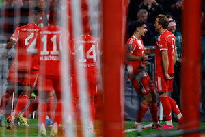 Versus / Kane y Olise ofrecen el Klassiker a un Bayern Múnich imparable