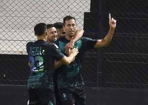 Ameliano remonta a Libertad 2-1 y sacude La Huerta - Fútbol - ABC Color