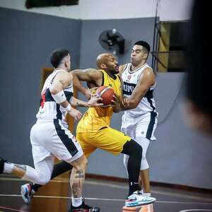 Baloncesto: Top 4, y arranque del Comuneros - Polideportivo - ABC Color