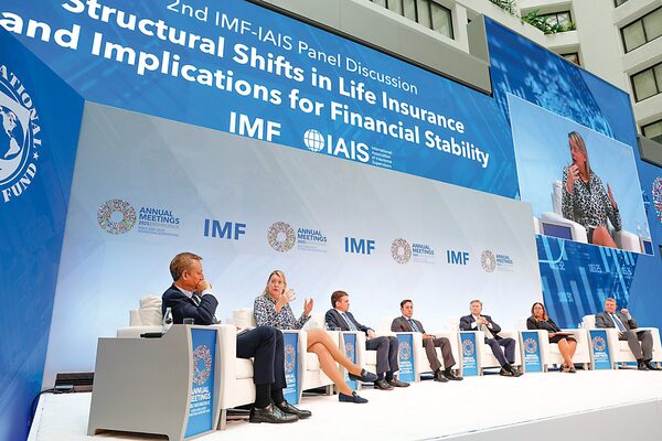 El FMI sobre deuda alta y pide fortalecer los bancos centrales