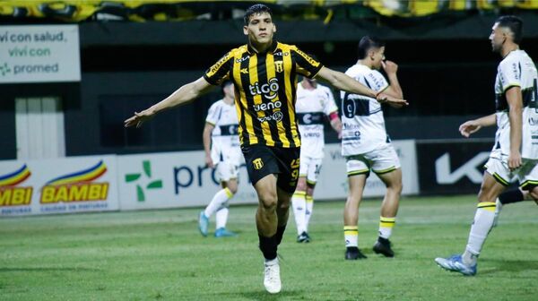 El cacique despertó a tiempo y se mantiene en la punta