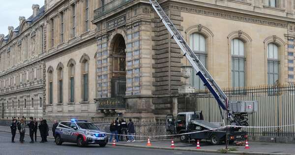 La Nación / Robaron el museo del Louvre y se llevaron joyas de “valor inestimable”