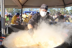 Paraguay Guinness servir miles de porciones de huevos revueltos