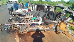 Choque frontal entre un auto y un camión deja un muerto en Yrybucua