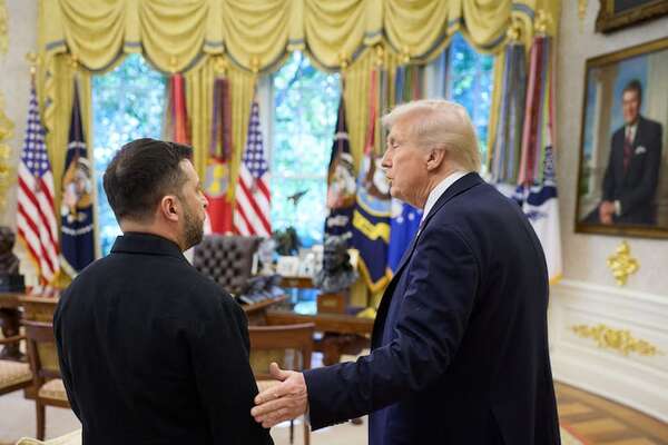Trump dice a Zelenski que si no acepta las condiciones de Putin será destruido, según FT - Mundo - ABC Color