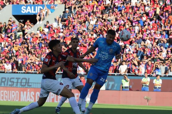 Versus / ¡De un lateral! Así Olimpia dio el primer golpe en el superclásico