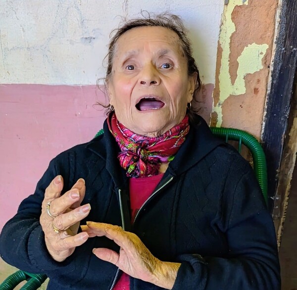 Abuelita de 90 años con orden de desalojo de la EBY: “Van a tener que pasar sobre mi cadáver para echarme de mi casa” – La Mira Digital