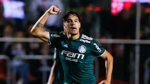 Acrobático gol de Gustavo Gómez