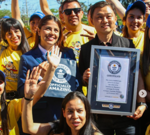 Paraguay logra récord Guinness con la mayor distribución de huevos revueltos del mundo