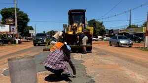 Vecinos bachean la ruta en Santa Rosa del Aguaray
