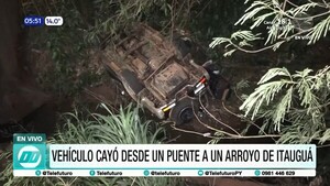 Vehículo cayó desde un puente a un arroyo de Itauguá