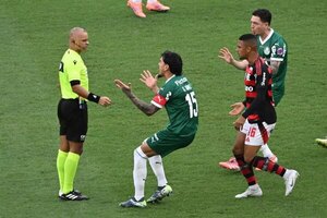 Versus / Gustavo Gómez suelta bombas sobre un árbitro brasileño: "De los más soberbios"