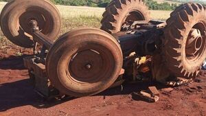 Agricultor muere aplastado por su tractor en Edelira