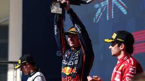 Verstappen incendia el Mundial