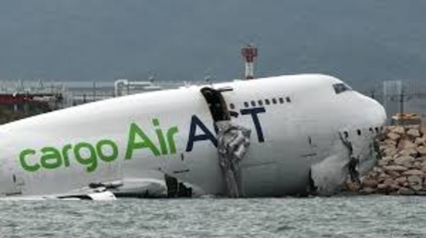 Avión de carga cae al mar en Hong Kong: deja saldo dos vidas - Portal Digital Cáritas Universidad Católica