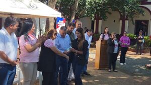 Gobernación de Concepción entrega apoyo económico a estudiantes universitarios - Concepción al Día