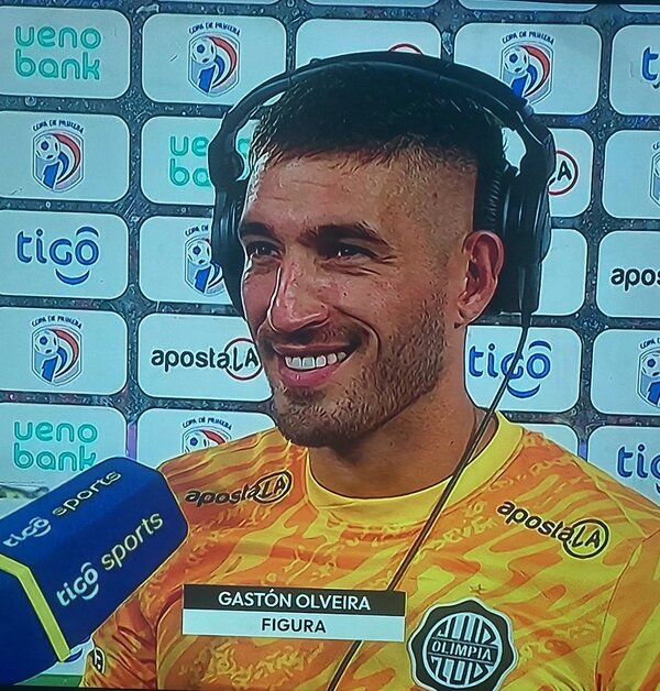 Popular / Investigan a miembro de staff de Cerro por arrojarle botellita a Gastón Olveira