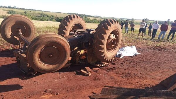 agricultor muere tras el vuelco de su tractor