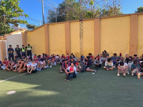 AUDIO: Drogas en genitales, cuidacohes y bombas: los detalles del operativo policial del Superclásico - ABC AM 730 - ABC Color