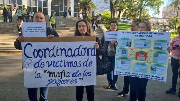 Abogado denuncia que juzgado allanado en caso mafia de los pagarés lo convirtió en “gerente” - Nacionales - ABC Color