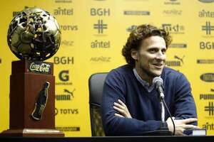 Diego Forlán es internado tras fracturarse tres costillas - Fútbol Internacional - ABC Color