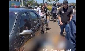 Balean a un hombre en el estacionamiento de un shopping de PJC
