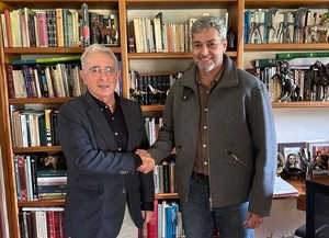 Abdo se reunió con Álvaro Uribe, expresidente colombiano procesado por fraude procesal y soborno a testigos