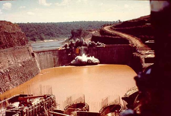 Se cumplen 47 años de la histórica explosión que abrió paso a la Central Hidroeléctrica Itaipú | DIARIO PRIMERA PLANA