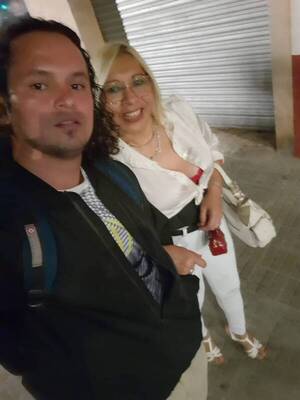 Esta tiktoker paraguaya de 57 años se va a casar con su chuli de 25
