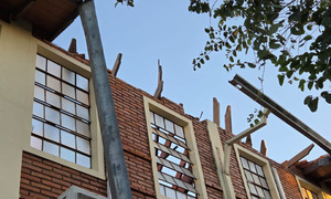 Se desploma el techo de un aula en el Colegio Nazareth de Lambaré - OviedoPress