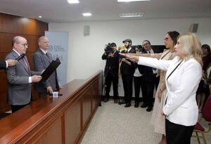 Presidente y ministro de la Corte Suprema tomaron juramento a juezas de Alto Paraná